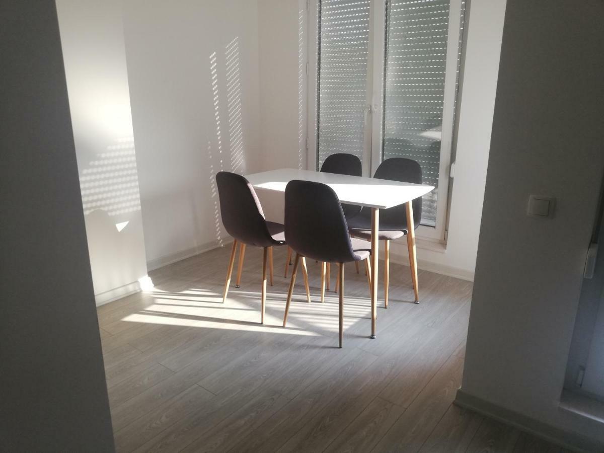 Apartment 3 Pristina Buitenkant foto
