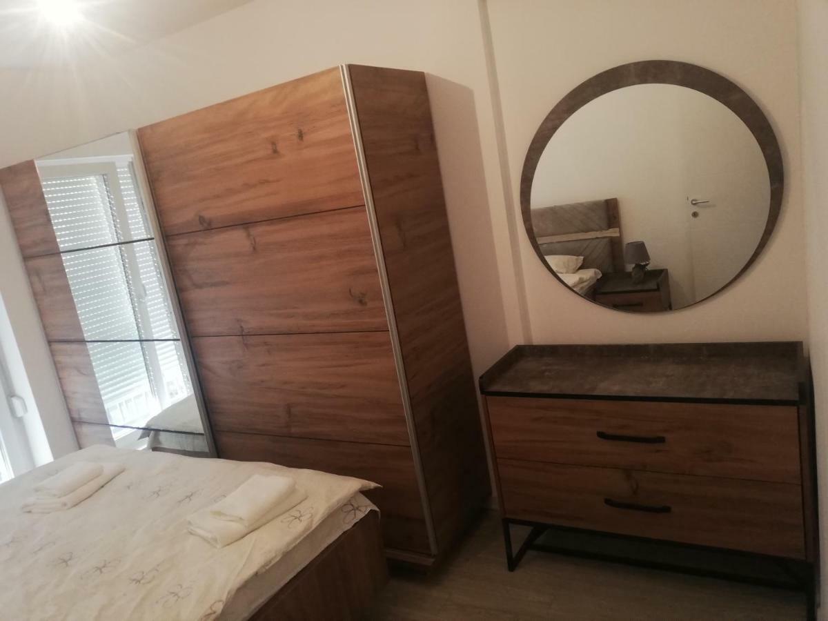 Apartment 3 Pristina Buitenkant foto