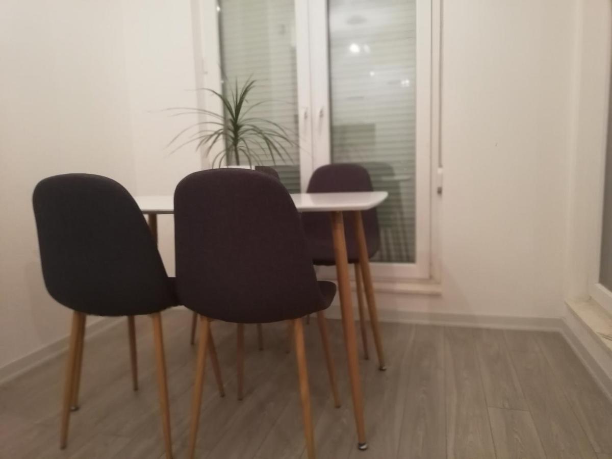 Apartment 3 Pristina Buitenkant foto